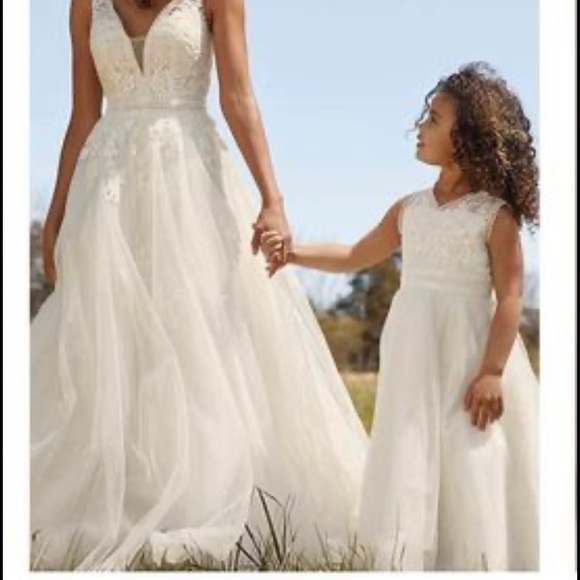 Oleg Cassini Embroidered Wedding Dress - Picture 3 of 3